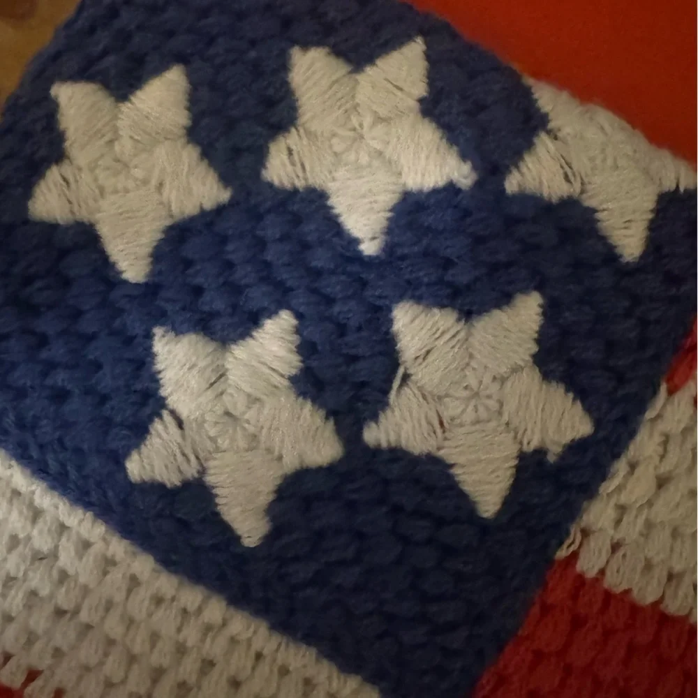 Piper Red and White Crochet hair wrap in Flag Pattern🇺🇸 see pic for more🇺🇸
